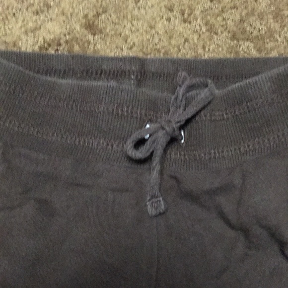 Shorts Girls size 7 - 8 solid brown, 2 pockets Longer shorts=better for school - Picture 3 of 5